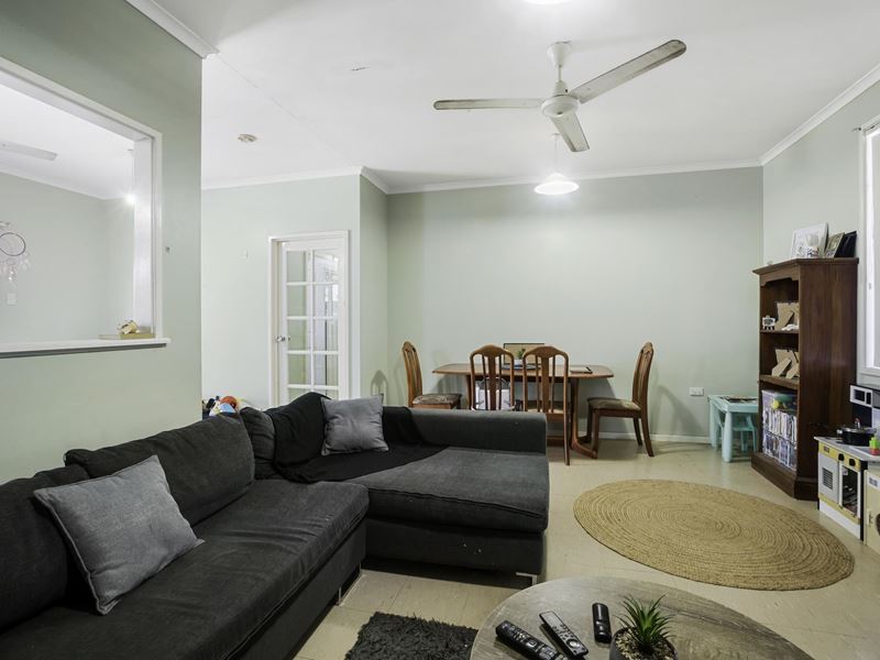 12 White Court, Baynton