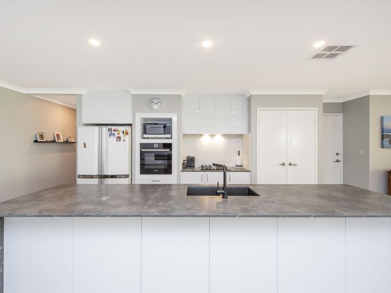 16 Searchers Crescent, Baldivis