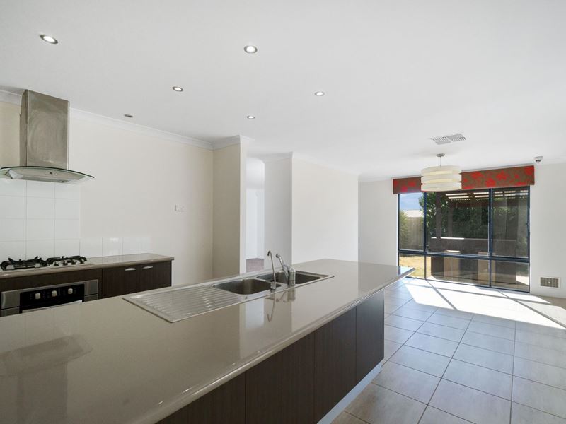 5 Greylock Meander, Madeley