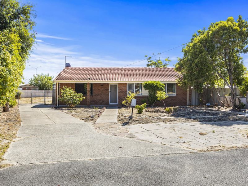 28 Ipswich Crescent, Girrawheen WA 6064