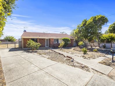 28 Ipswich Crescent, Girrawheen WA 6064