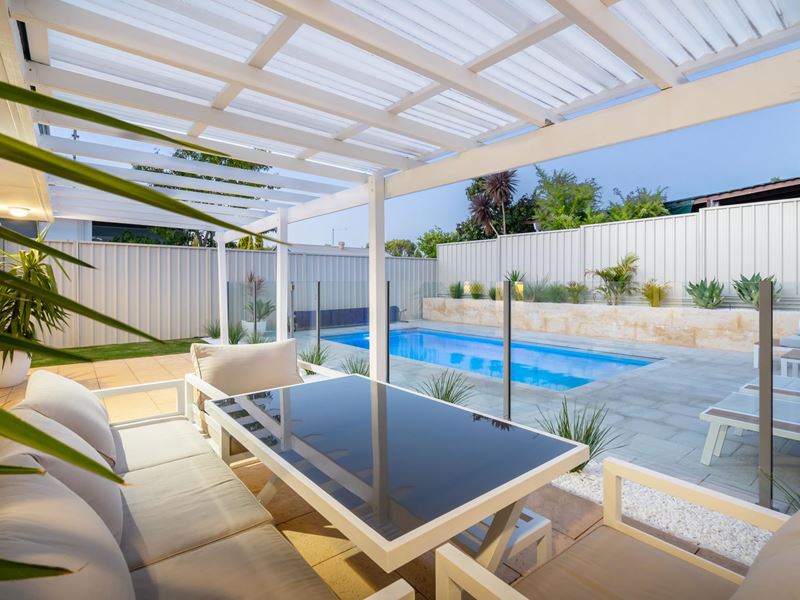11 Peet Crescent, Trigg