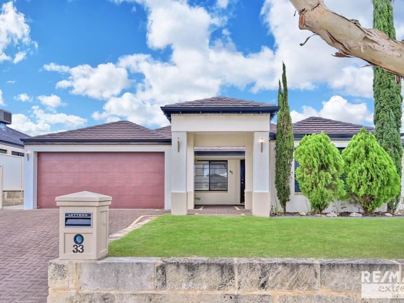 33 Collanda Circuit, Carramar