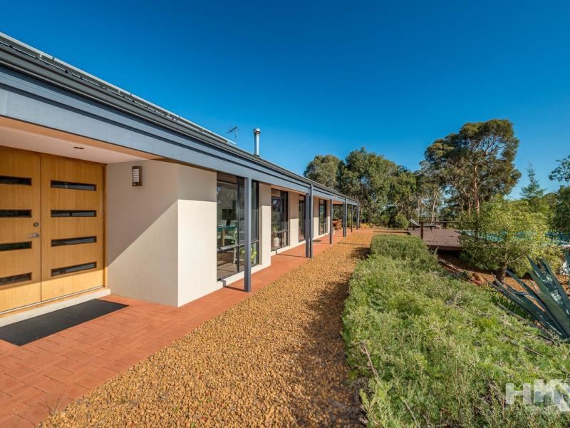 163 Guernsey Rise, Chittering