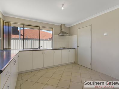 32 Teal Brook Circle, Seville Grove WA 6112