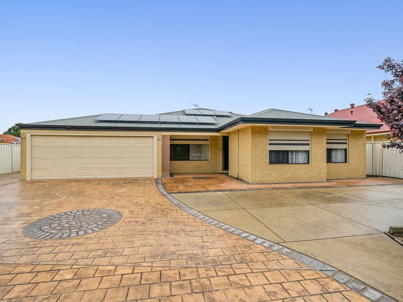 12 THOROGOOD AVENUE, Wattle Grove WA 6107