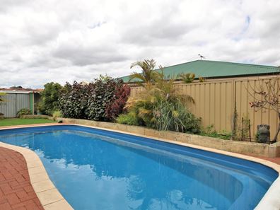 5 Lefroy Place, Usher WA 6230