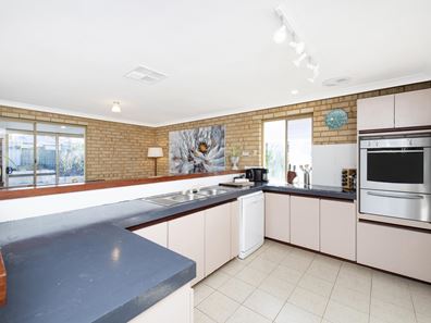 49 Mahogany Drive, Halls Head WA 6210