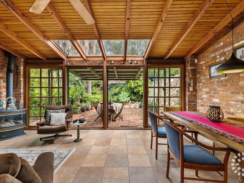 2 McCleery Street, Beaconsfield
