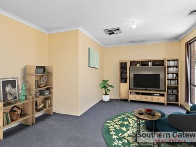 63 Challenger Avenue, Parmelia WA 6167