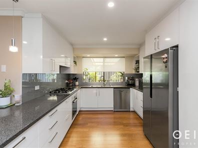 27 Earlston Place, Booragoon WA 6154