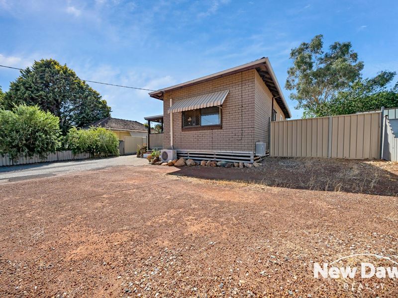 24 Jinda Road, Koongamia WA 6056