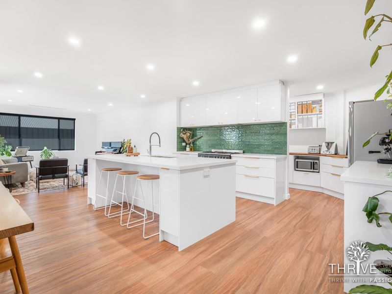 10 The Lakes Boulevard, Jandakot