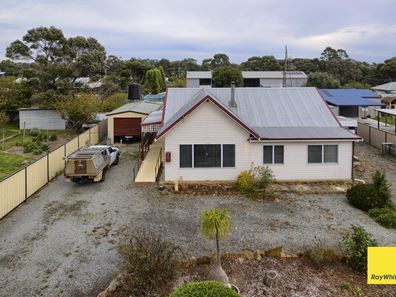 13 Green Street, Manypeaks WA 6328