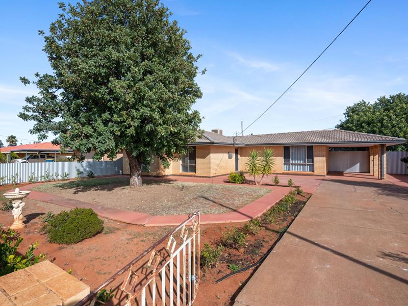 2 Moss Street, South Kalgoorlie