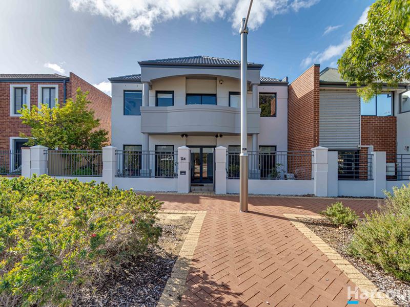 124 Lakeside Drive, Joondalup