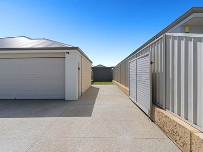 83 Adelong Avenue, Golden Bay WA 6174