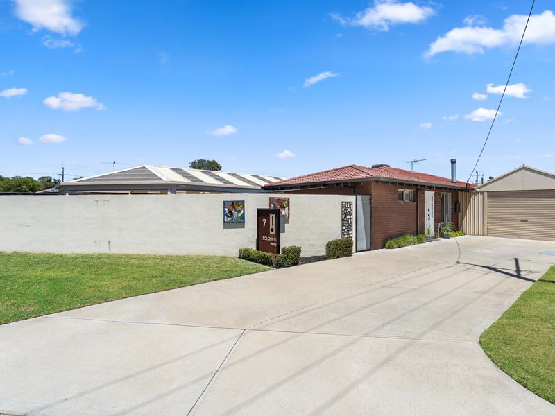 7 Solquest Way, Cooloongup WA 6168