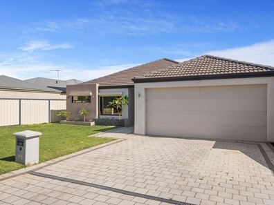 10 Leeuwin Chase, Bertram WA 6167