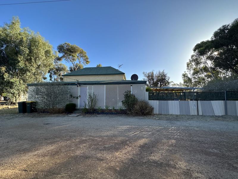 20 Dijon Street, Katanning
