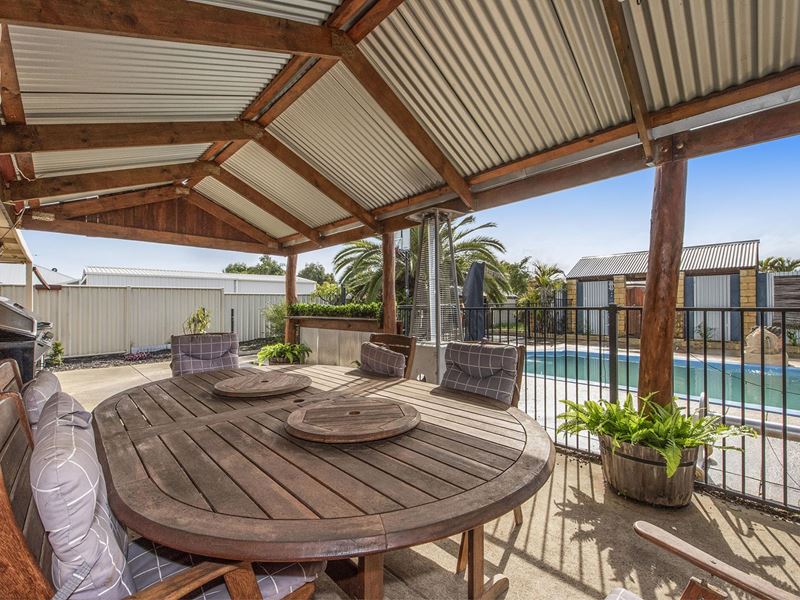 42 Midsummer Circle, Pinjarra WA 6208