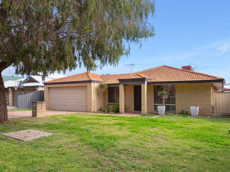 30 Montoro Drive, Port Kennedy WA 6172