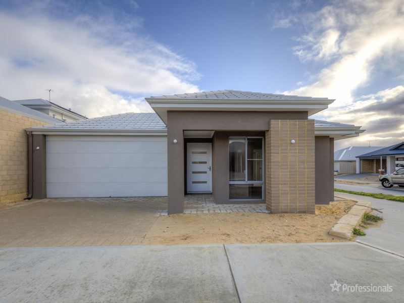 2 Almond Street, Eglinton WA 6034