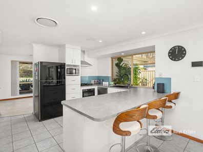 11 Oriel  Court, College Grove WA 6230