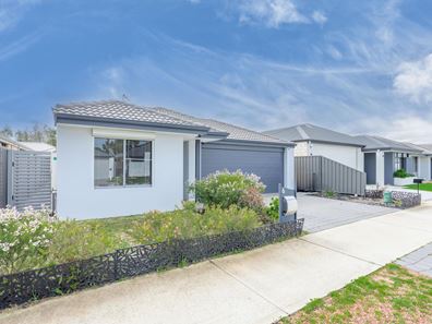 6 Robson Avenue, Hilbert WA 6112