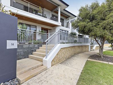 14 Lucretia Circle, North Coogee WA 6163