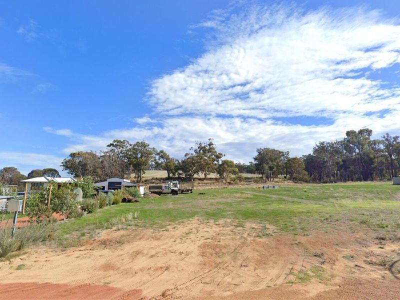 13 Humes Way, Wandering WA 6308