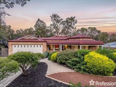 18 Massey Turn, Mundaring WA 6073