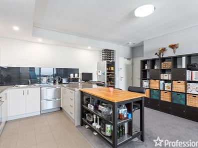 200/2 Signal Terrace, Cockburn Central WA 6164