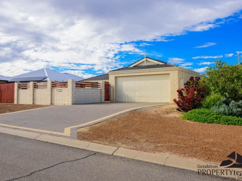 4 Half Moon Drive, Waggrakine WA 6530