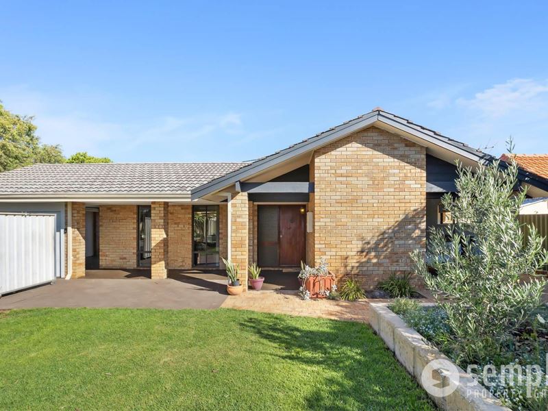 16 Whittaker Crescent, Bull Creek