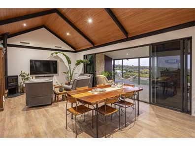 14 Quedjinup Drive, Quedjinup WA 6281