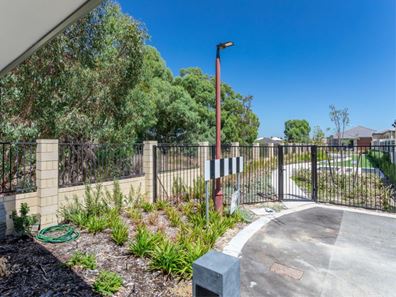8 Loa Close, Southern River WA 6110