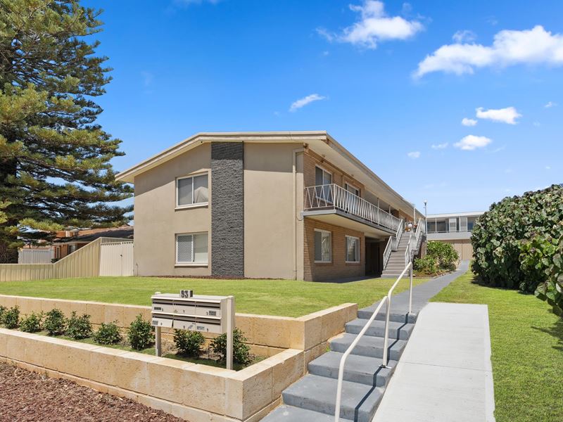 2/53 Harrison St, Rockingham WA 6168