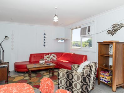 2 Read Street, Green Head WA 6514