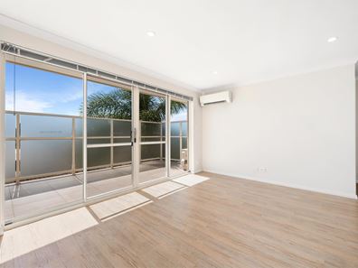 8/70 Gilbertson Road, Kardinya WA 6163