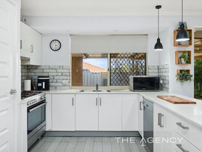 21 Bishops Close, Quinns Rocks WA 6030