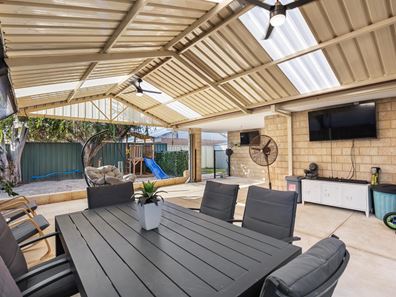 5 Spencer Road, Kelmscott WA 6111