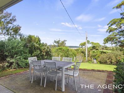 24 Lights Road, Ocean Beach WA 6333