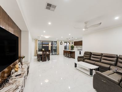 15 Everlasting Avenue, Piara Waters WA 6112