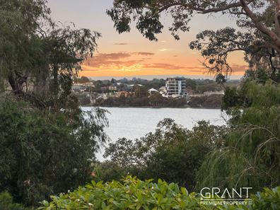 2 Stoke Street, Mount Pleasant WA 6153