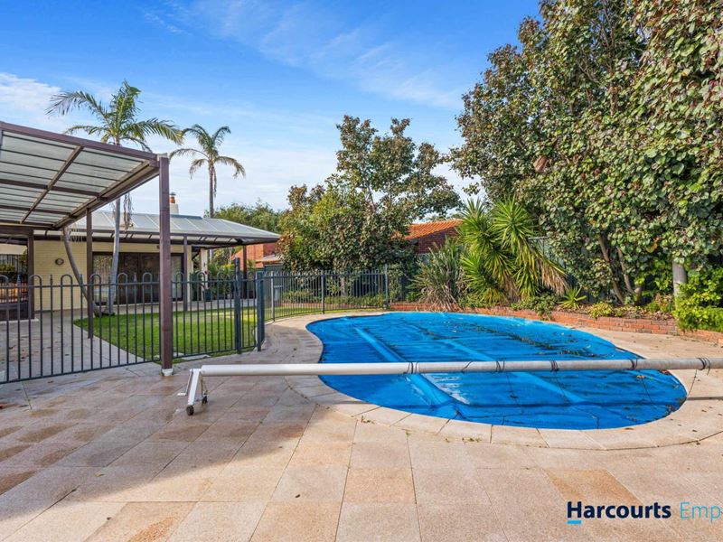 19 Buntine Road, Wembley Downs WA 6019