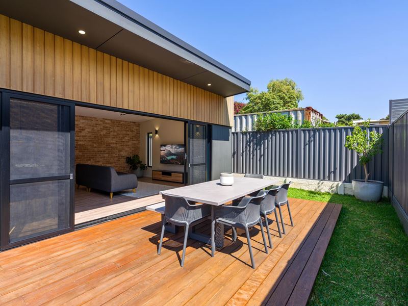 7A Chadwick Street, Hilton WA 6163