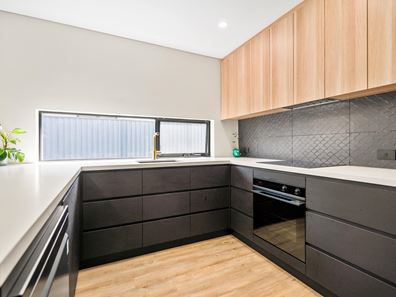 7A Chadwick Street, Hilton WA 6163