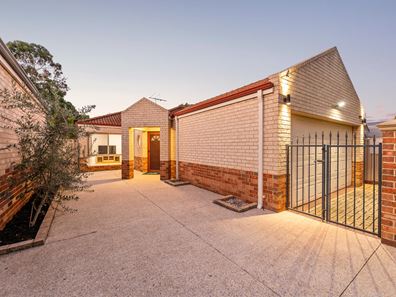 38A Henning Crescent, Manning WA 6152