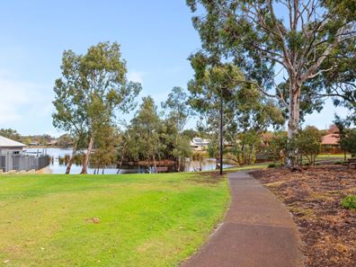 39 Lakeshore Close, Ballajura WA 6066